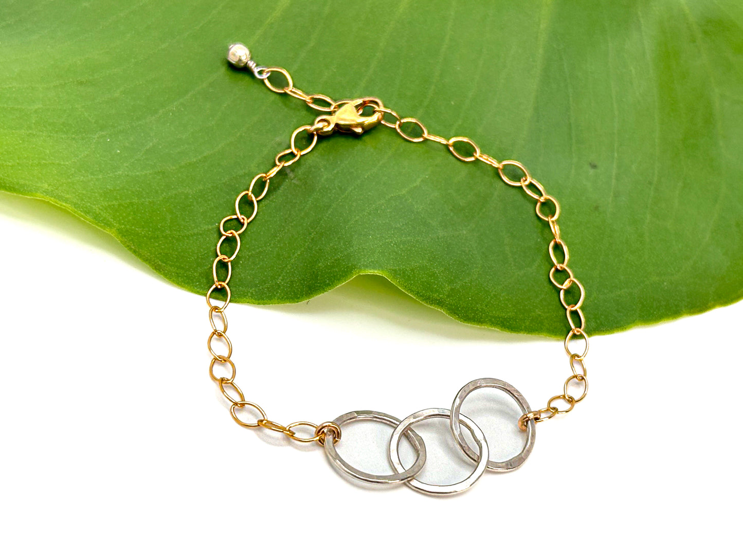 Dainty Mixed Metal Circles Bracelet