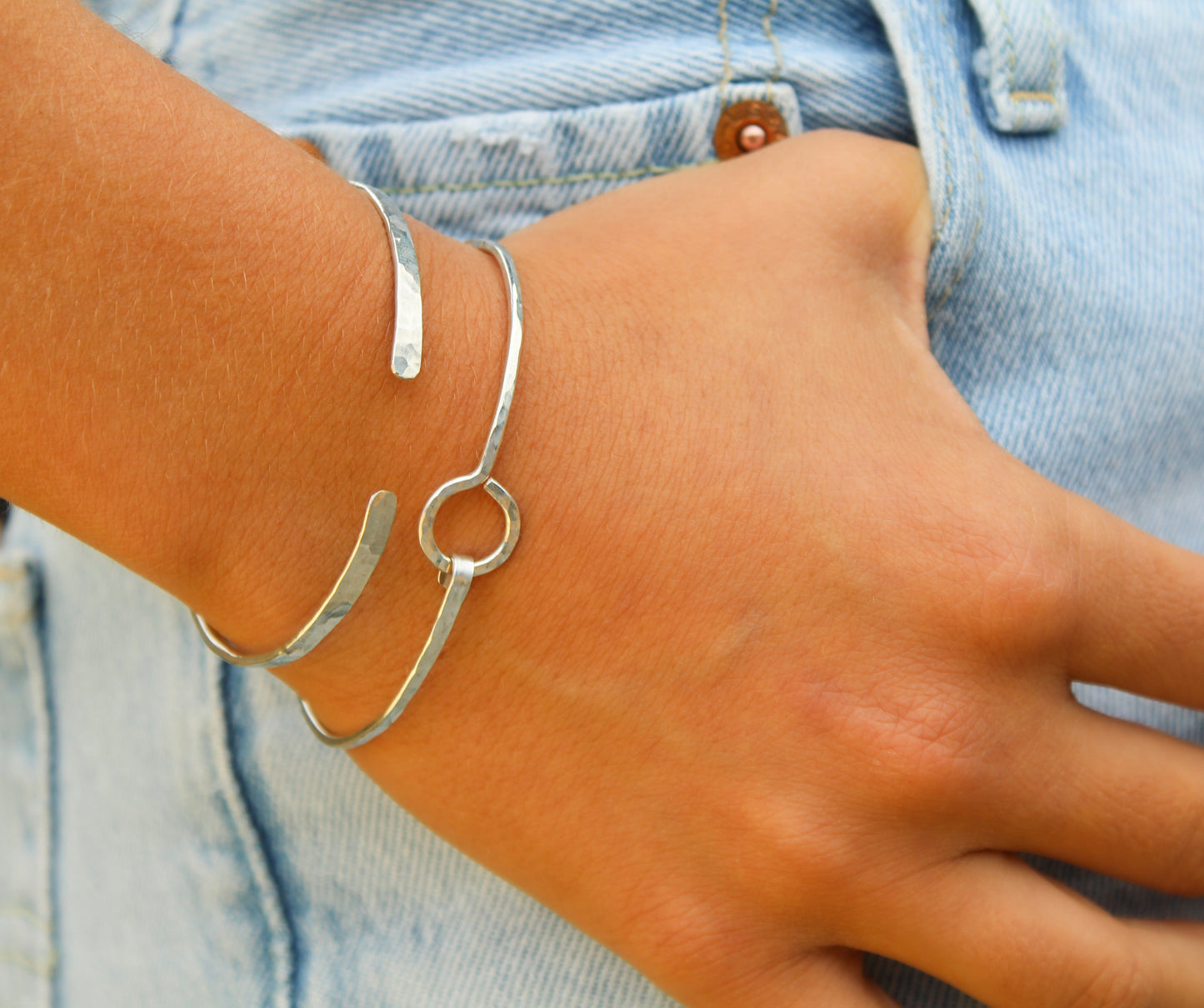 Sterling Silver Circle Hammered Bangle Bracelet