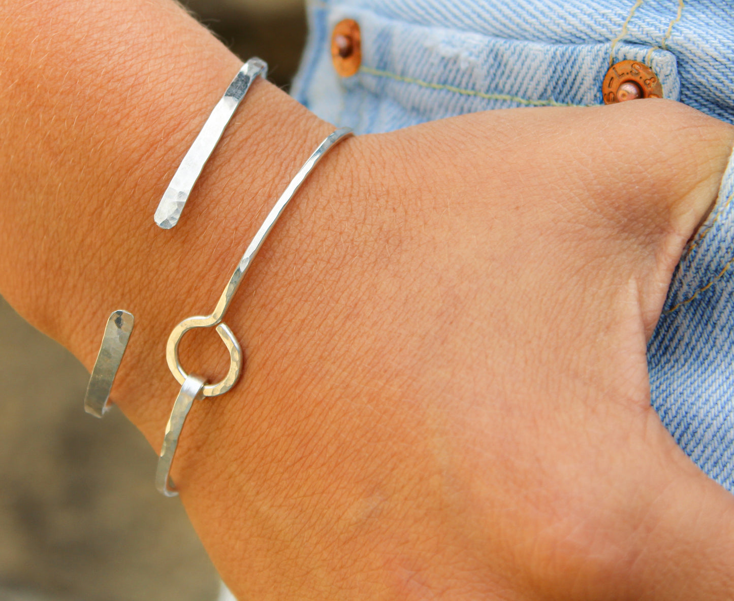 Sterling Silver Circle Hammered Bangle Bracelet