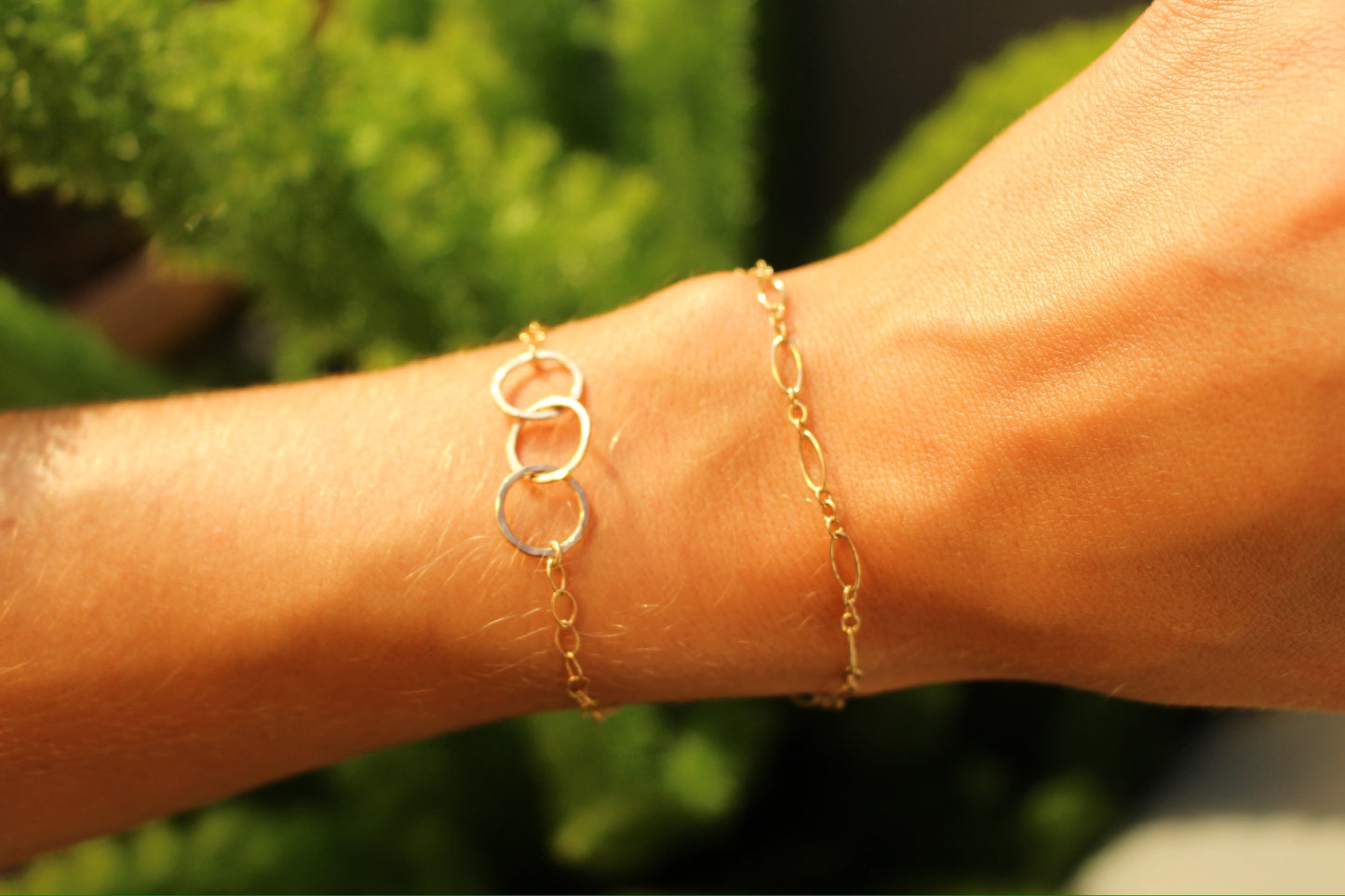 Dainty Mixed Metal Circles Bracelet